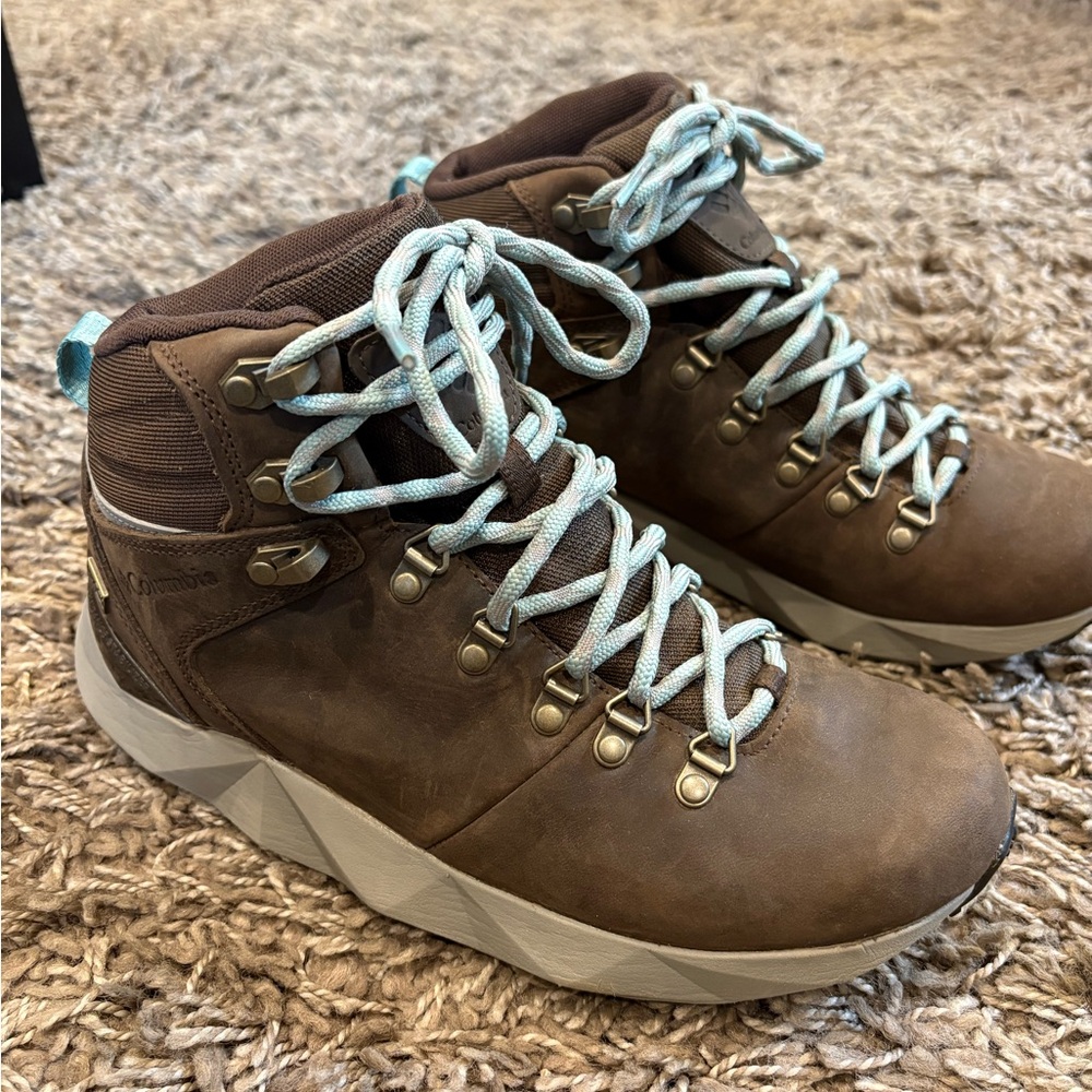 Columbia Women's Tan Lace-Up Boots with Light Blue Accents